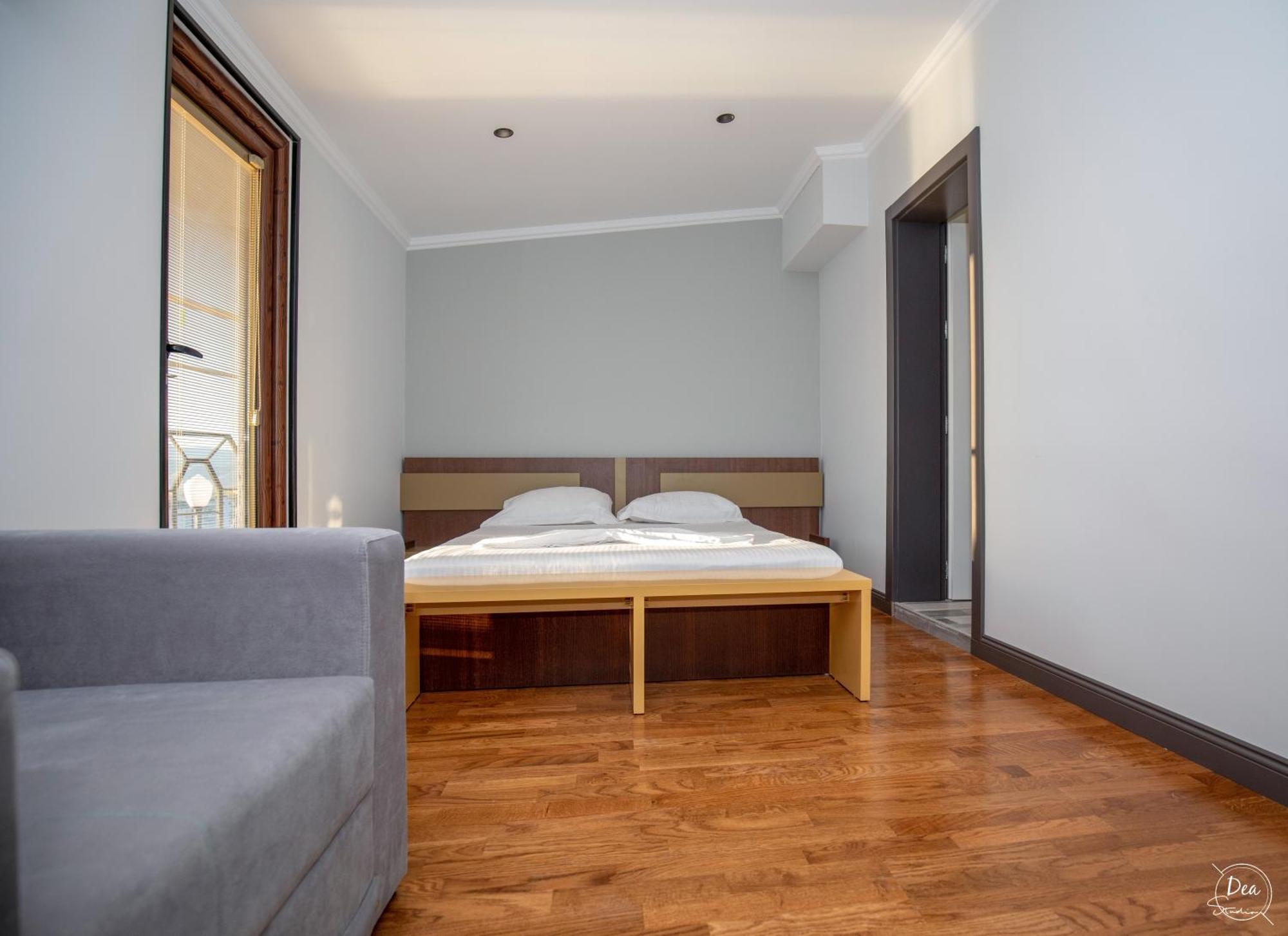Suite Terrace Rooms & Apartments Korça Kültér fotó