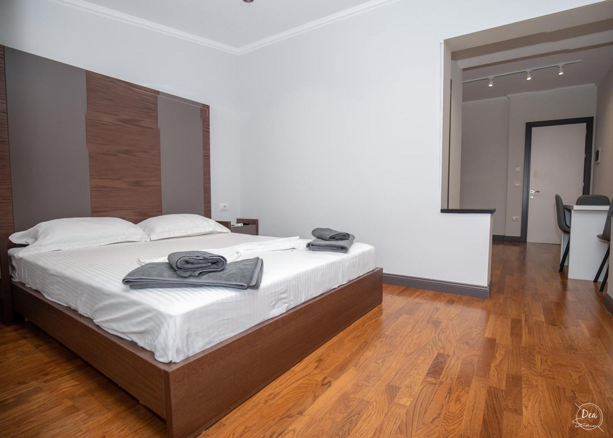 Suite Terrace Rooms & Apartments Korça Kültér fotó