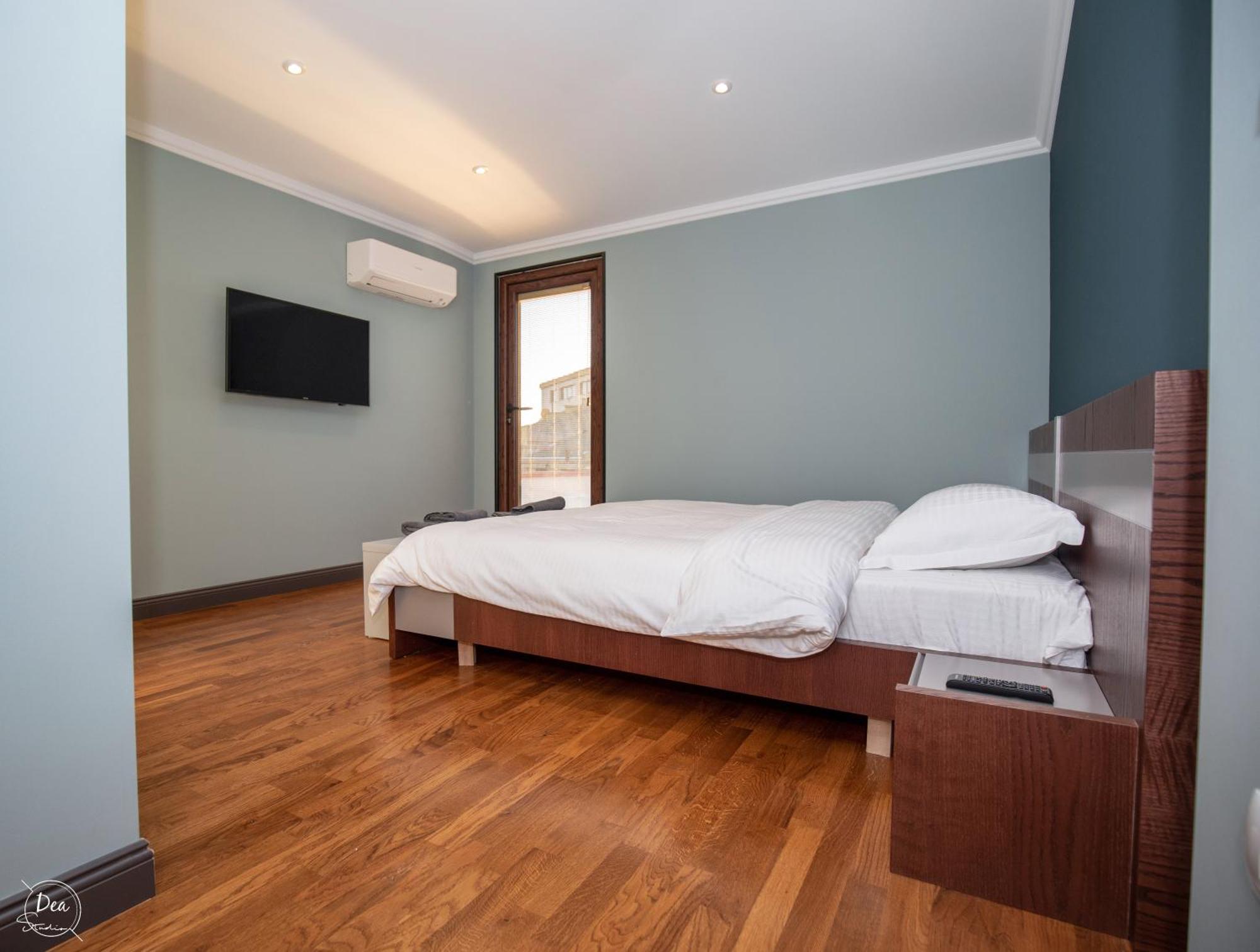 Suite Terrace Rooms & Apartments Korça Kültér fotó