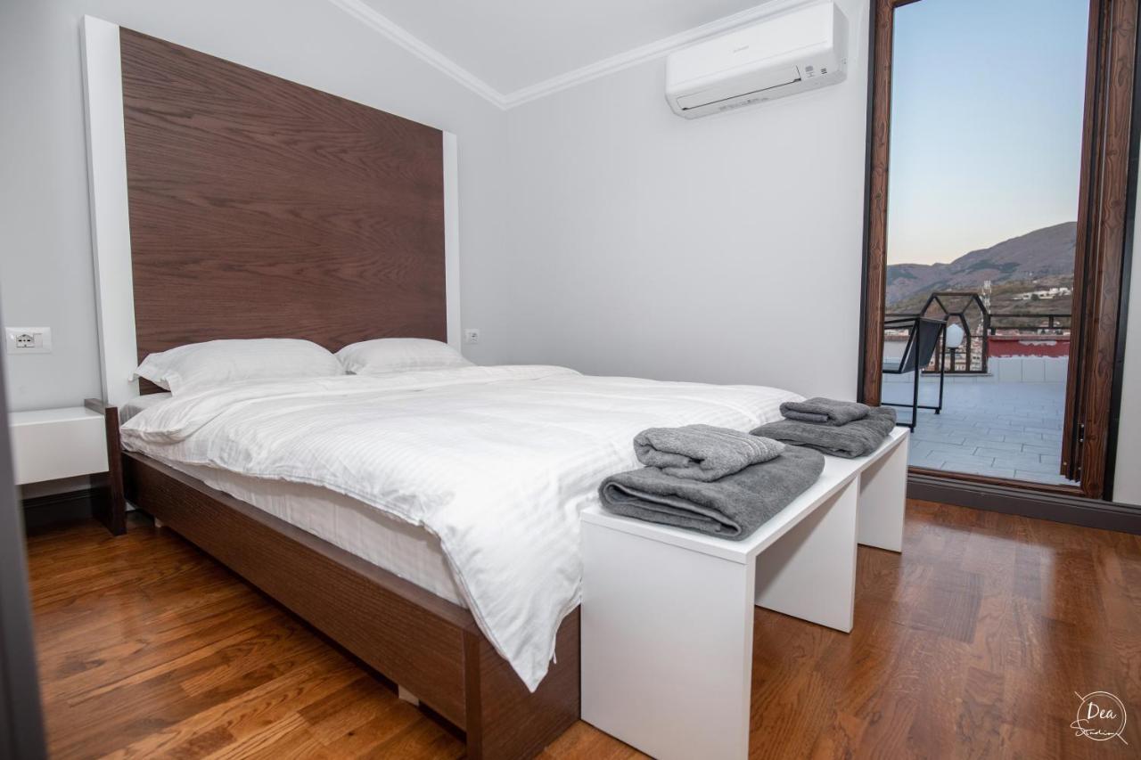 Suite Terrace Rooms & Apartments Korça Kültér fotó