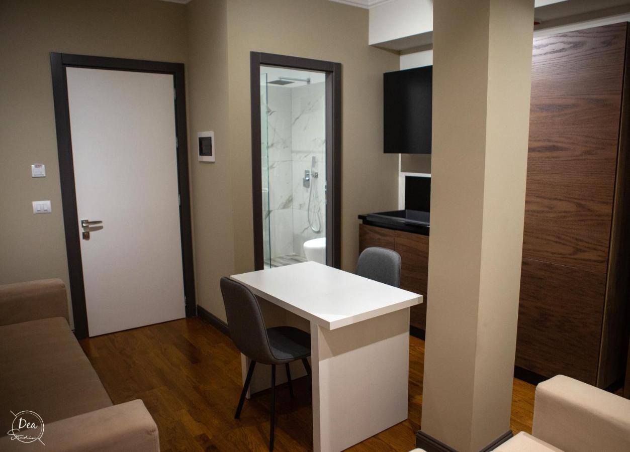 Suite Terrace Rooms & Apartments Korça Kültér fotó